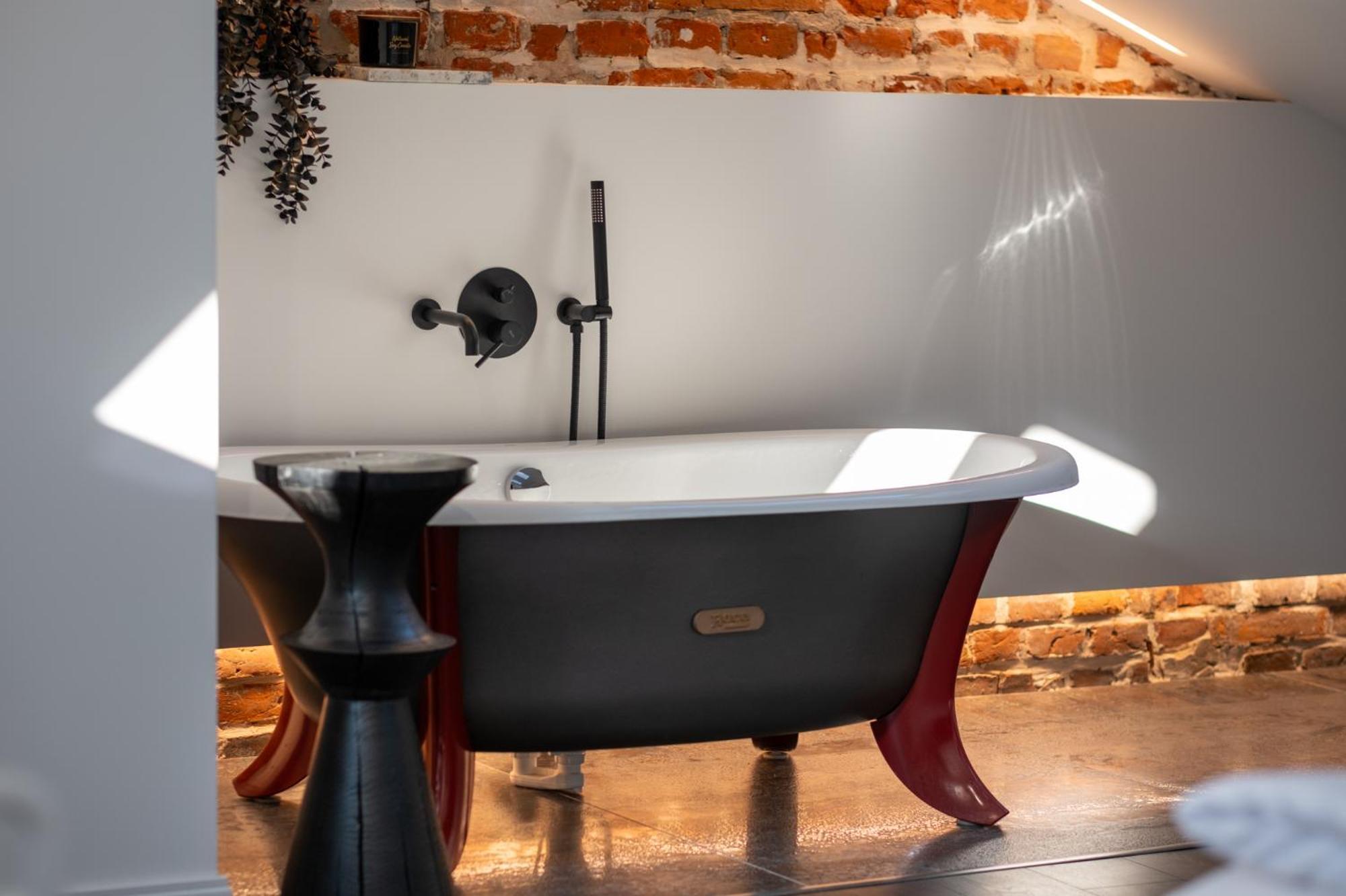 Turgaus Self Check-In Old Town Aparthotel Klaipeda Bagian luar foto