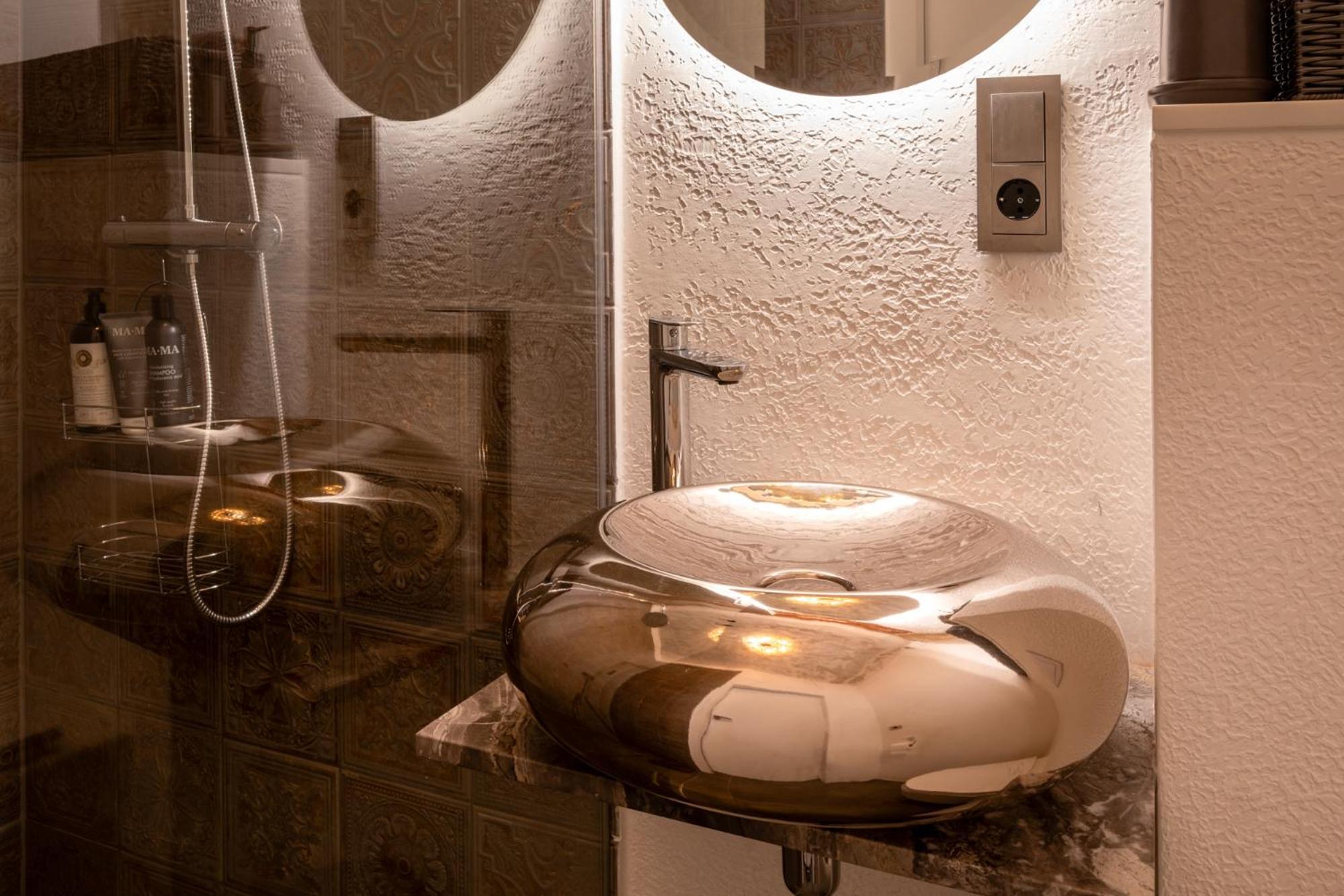 Turgaus Self Check-In Old Town Aparthotel Klaipeda Bagian luar foto